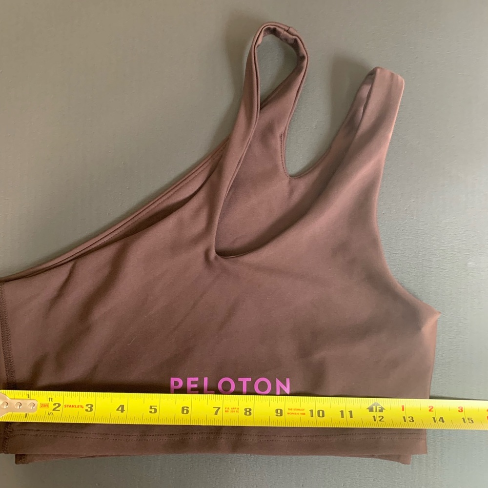Peloton women’s sports bra medium